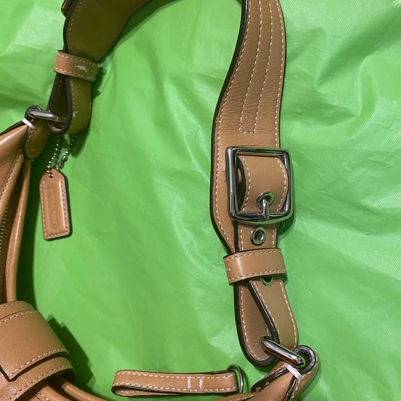 Coach tan shoulder bag - Picture 5 of 13